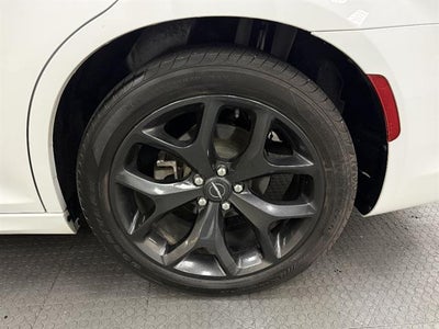 2021 Chrysler 300 Touring L