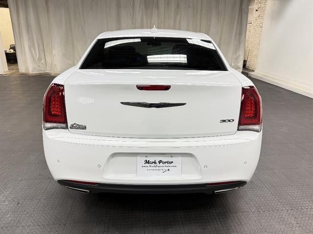 2021 Chrysler 300 Touring L