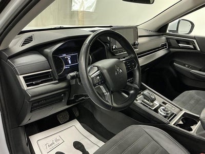 2024 Mitsubishi Outlander SE