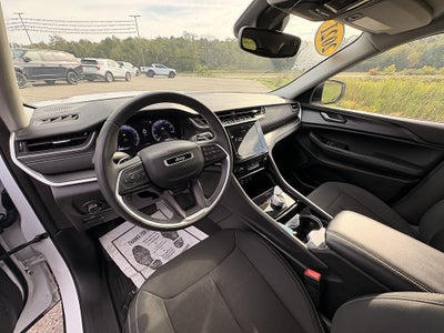 2023 Jeep Grand Cherokee Laredo