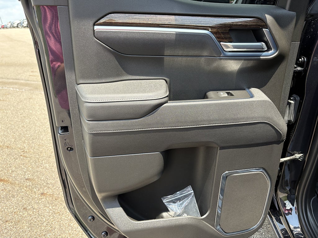 2025 GMC Sierra 1500 Elevation Standard
