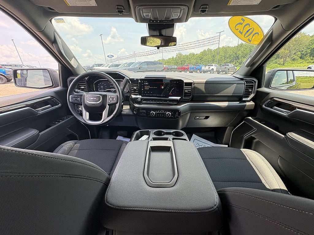 2025 GMC Sierra 1500 Elevation Standard