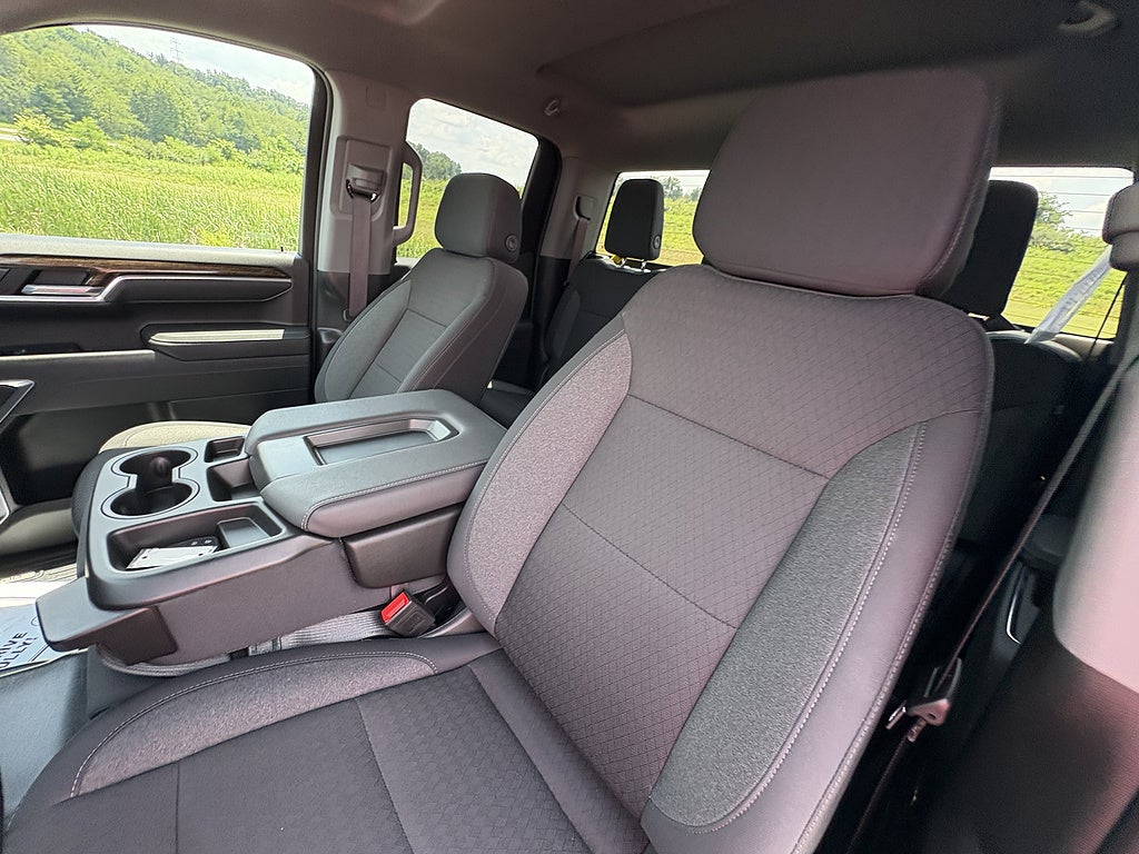 2025 GMC Sierra 1500 Elevation Standard