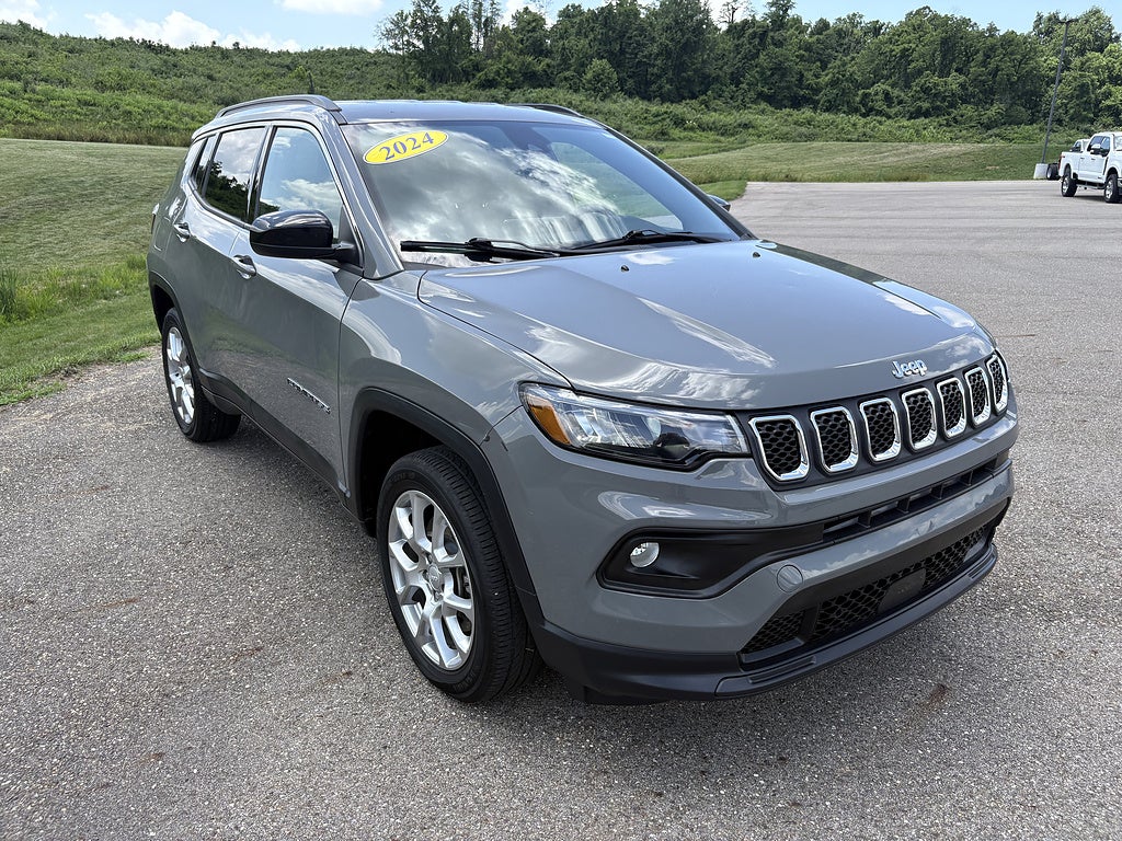 2024 Jeep Compass Latitude Lux