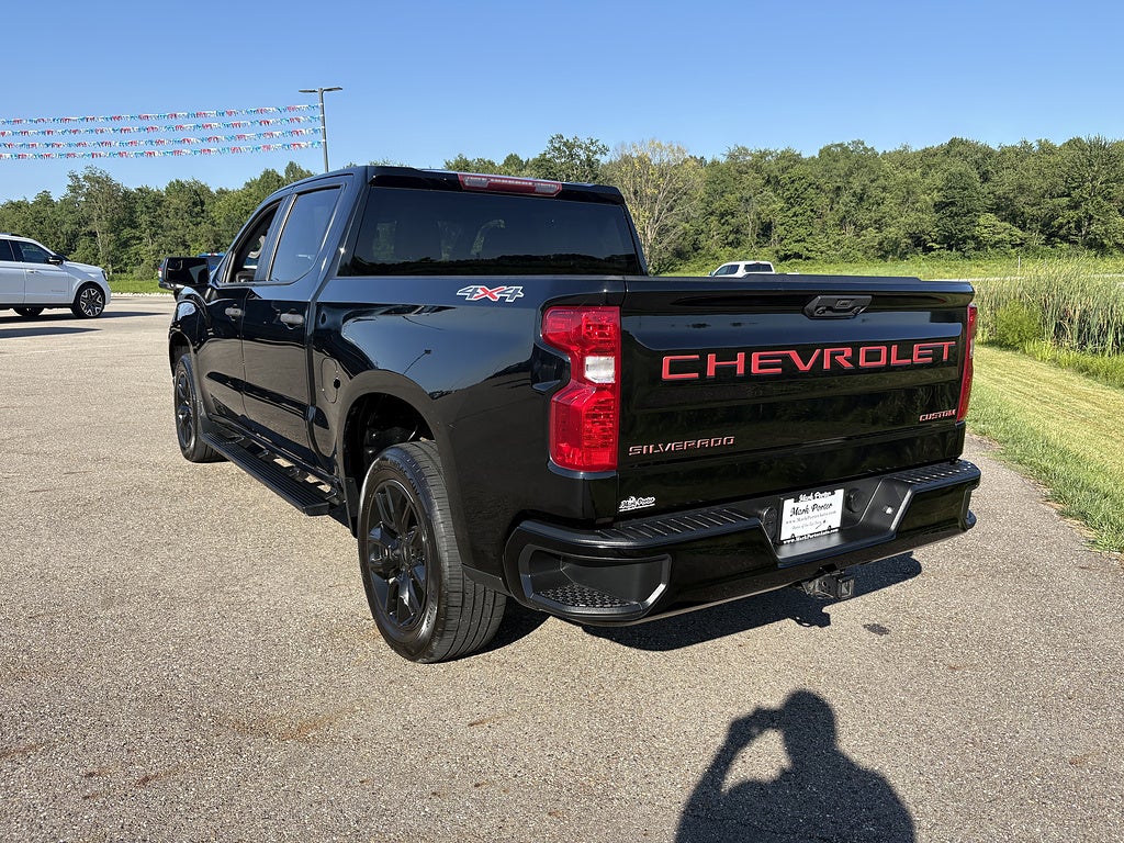2022 Chevrolet Silverado 1500 Custom