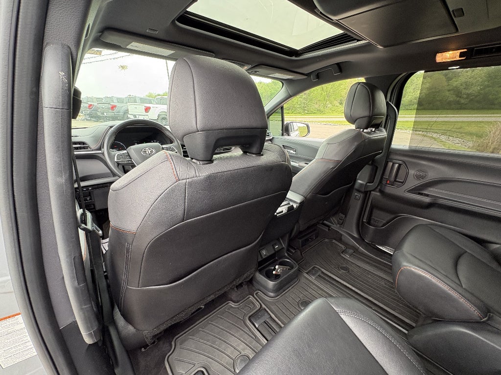 2023 Toyota Sienna XSE 7-Passenger