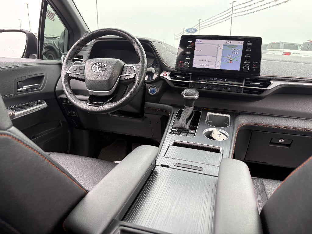 2023 Toyota Sienna XSE 7-Passenger