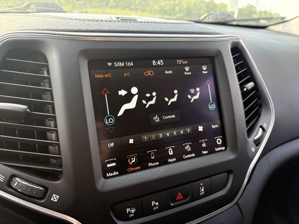2023 Jeep Cherokee Altitude Lux
