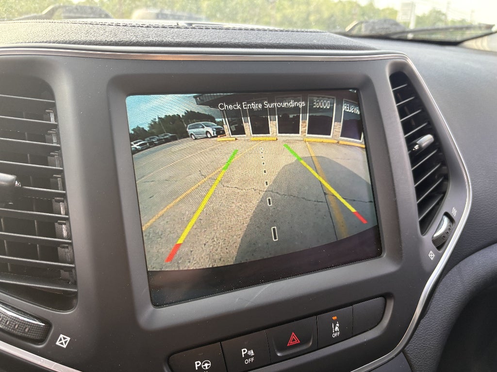 2023 Jeep Cherokee Altitude Lux