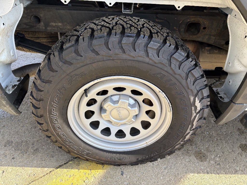 2023 GMC Sierra 1500 4x4 Pro 4dr Crew Cab 5.8 ft. SB