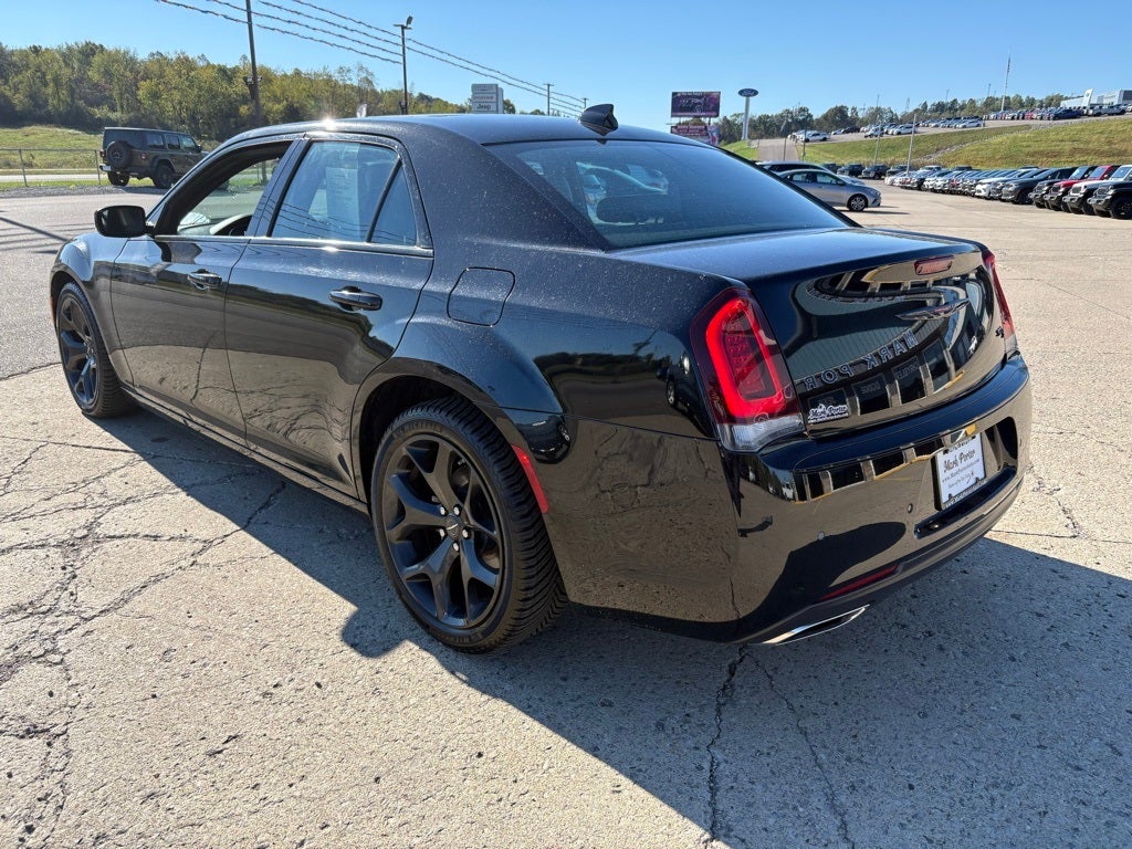 2022 Chrysler 300 S V6