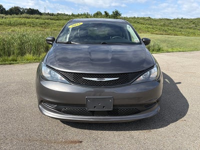 2023 Chrysler Voyager LX