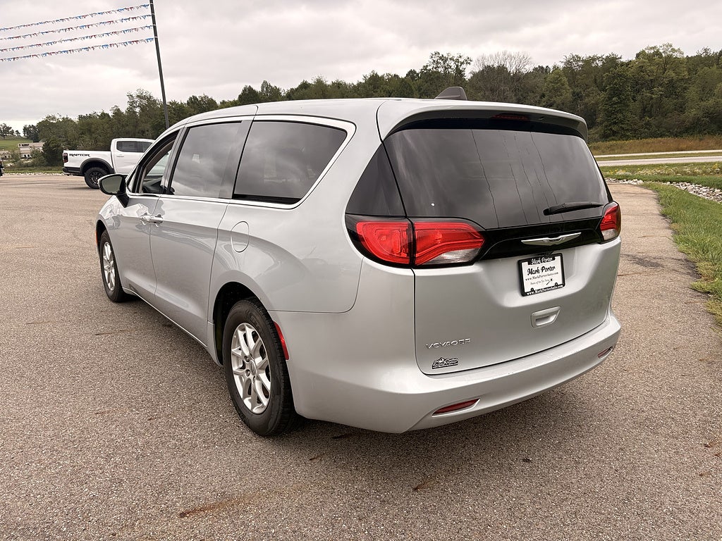 2023 Chrysler Voyager LX