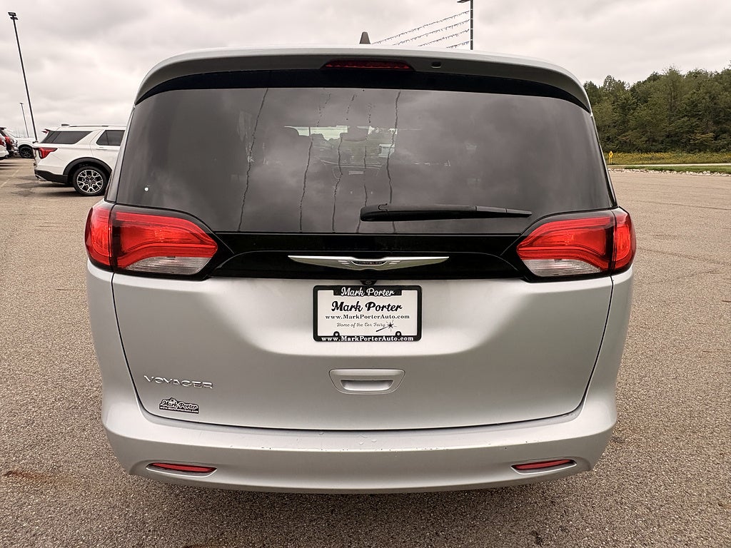 2023 Chrysler Voyager LX