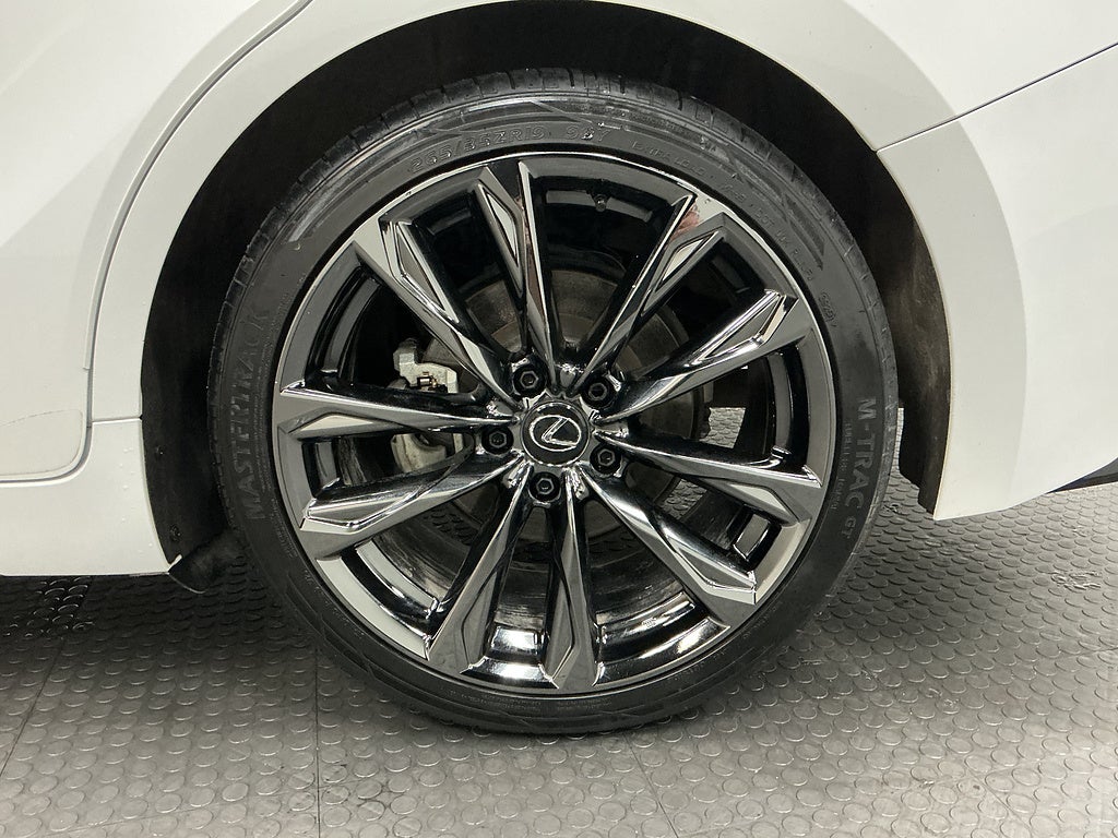 2024 Lexus IS 