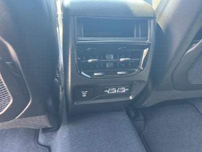 2023 Jeep Grand Cherokee Laredo 4x4