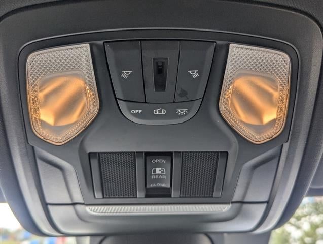 2022 RAM 1500 Big Horn Crew Cab 4x4 6'4' Box