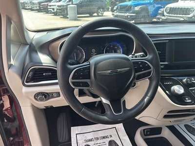 2023 Chrysler Voyager LX