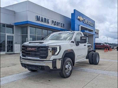 2026 GMC Sierra 3500 HD Chassis Cab Pro