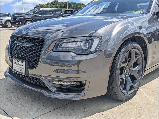 2023 Chrysler 300 Touring L