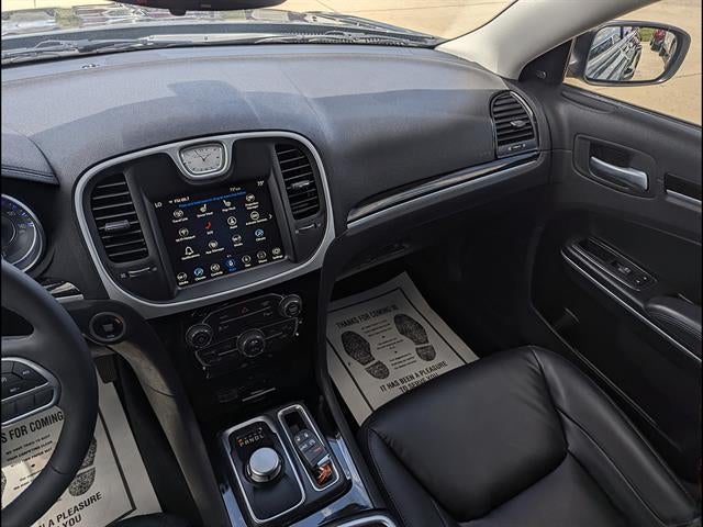 2023 Chrysler 300 Touring L