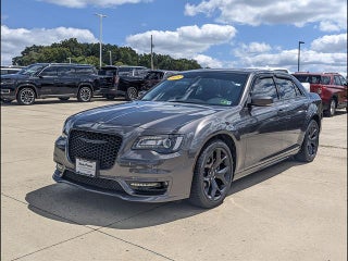 2023 Chrysler 300 Touring L