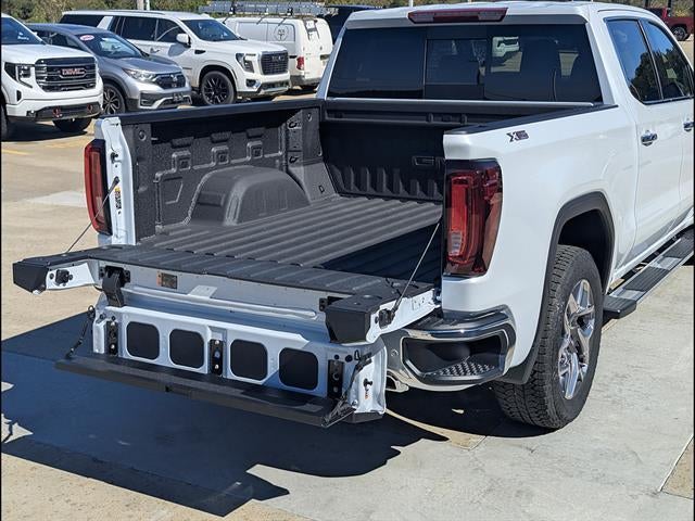 2026 GMC Sierra 1500 SLT - Photo 13