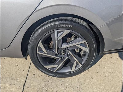 2024 Hyundai Elantra Limited