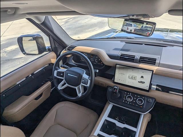 2025 Land Rover Defender 130 P400 S
