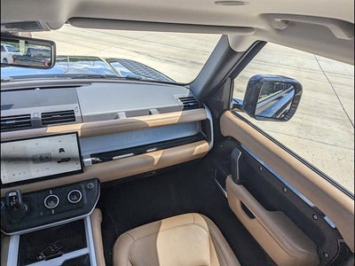 2025 Land Rover Defender 130 P400 S